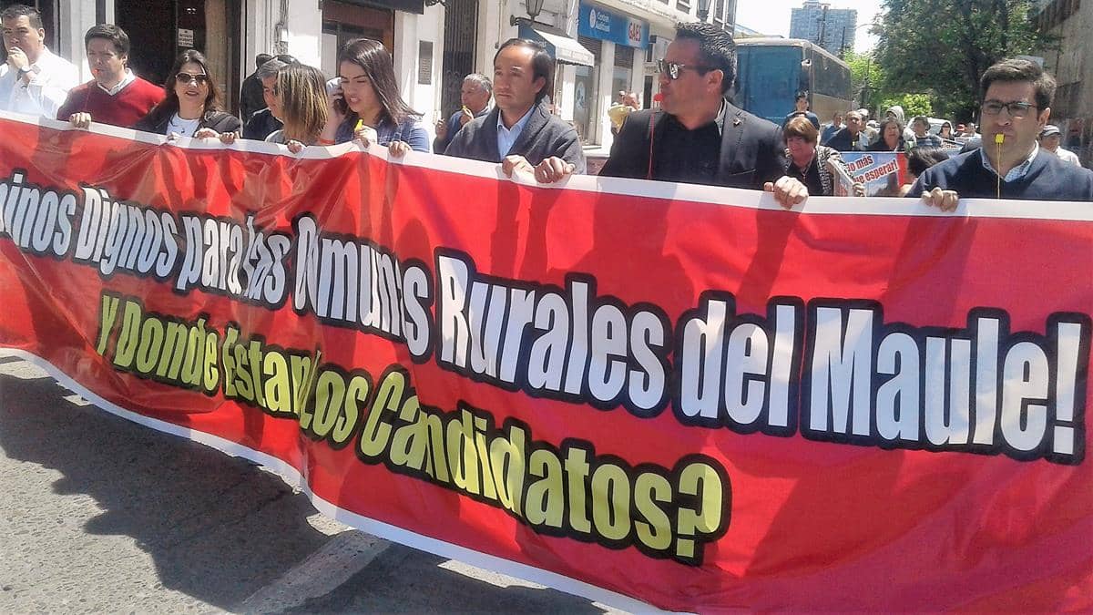 Alcaldes protestan por pésimo estado de los caminos rurales