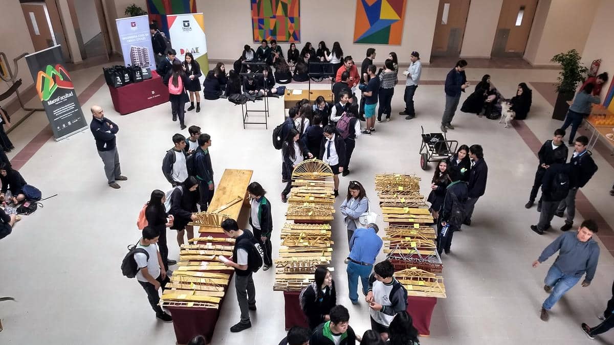 Escolares demostraron sus habilidades ingenieriles en competencia