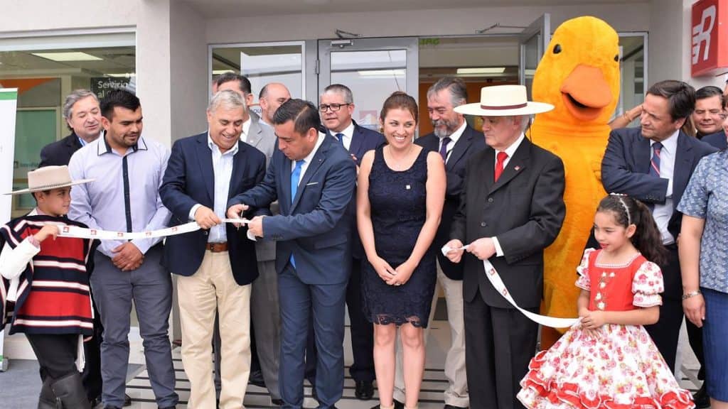 Sagrada Familia inauguró flamante sucursal de Bancoestado