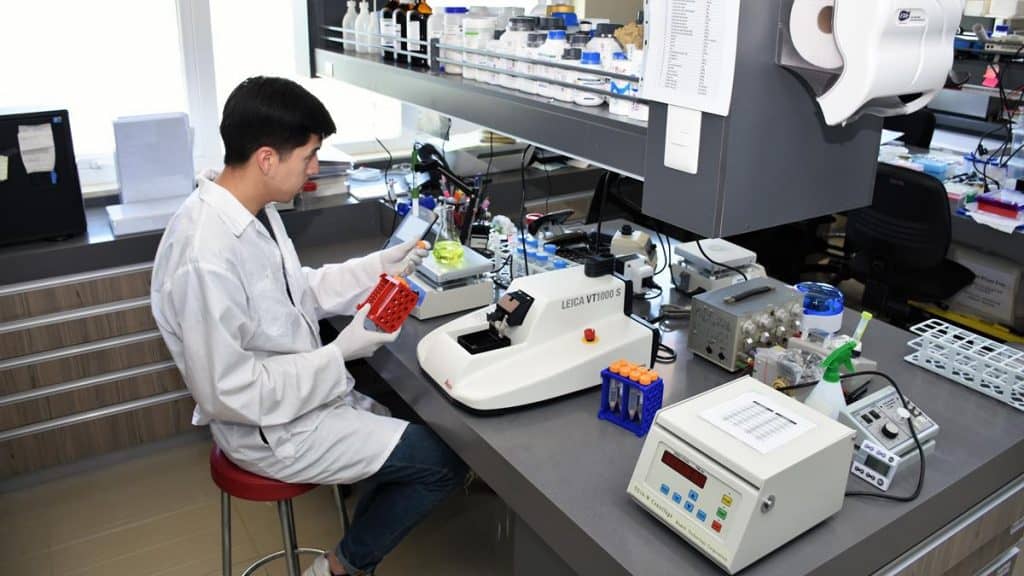 Inauguran moderno centro de investigación de células madres