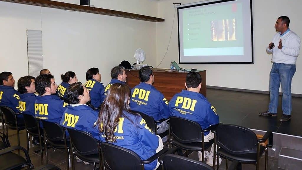 Detectives se capacitaron en el combate de incendios forestales