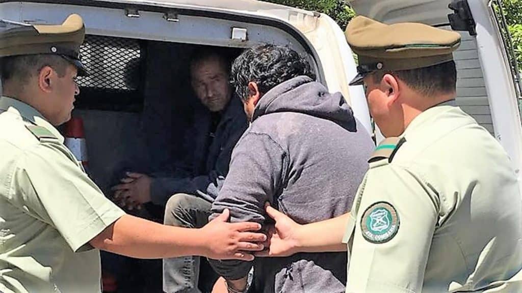 [FOTOS] Talquinos roban camioneta con agroquímicos en Sagrada Familia