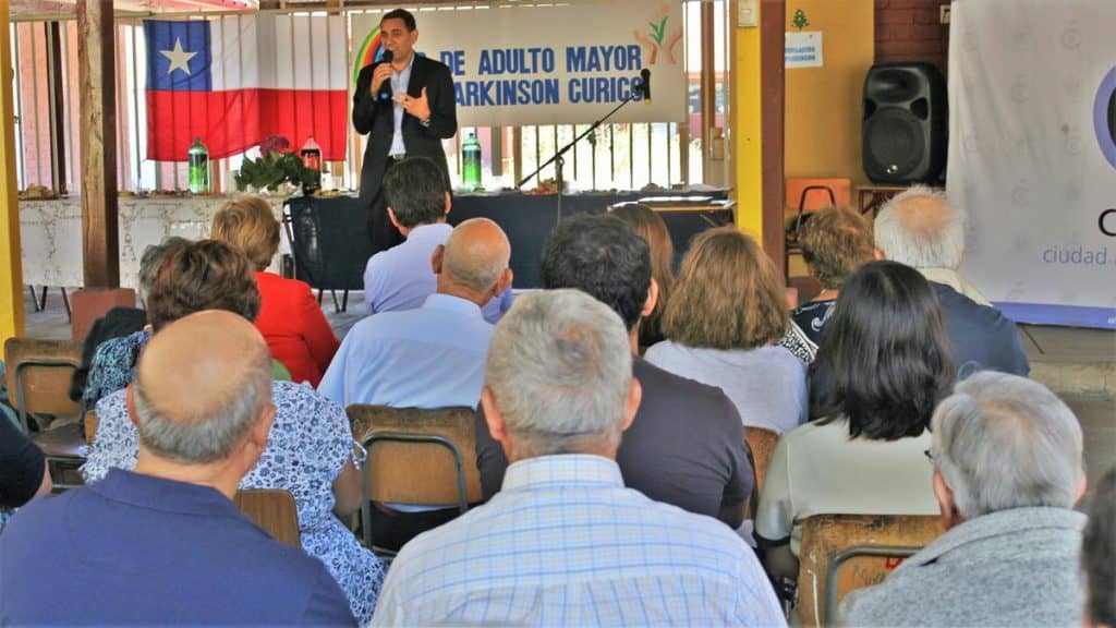 Adultos mayores con Parkinson inauguran sala de rehabilitación