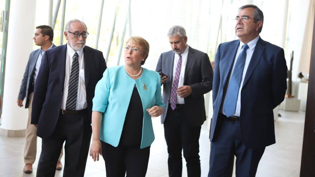 Presidenta Bachellet visitó la UTalca y participó en el lanzamiento de dos libros