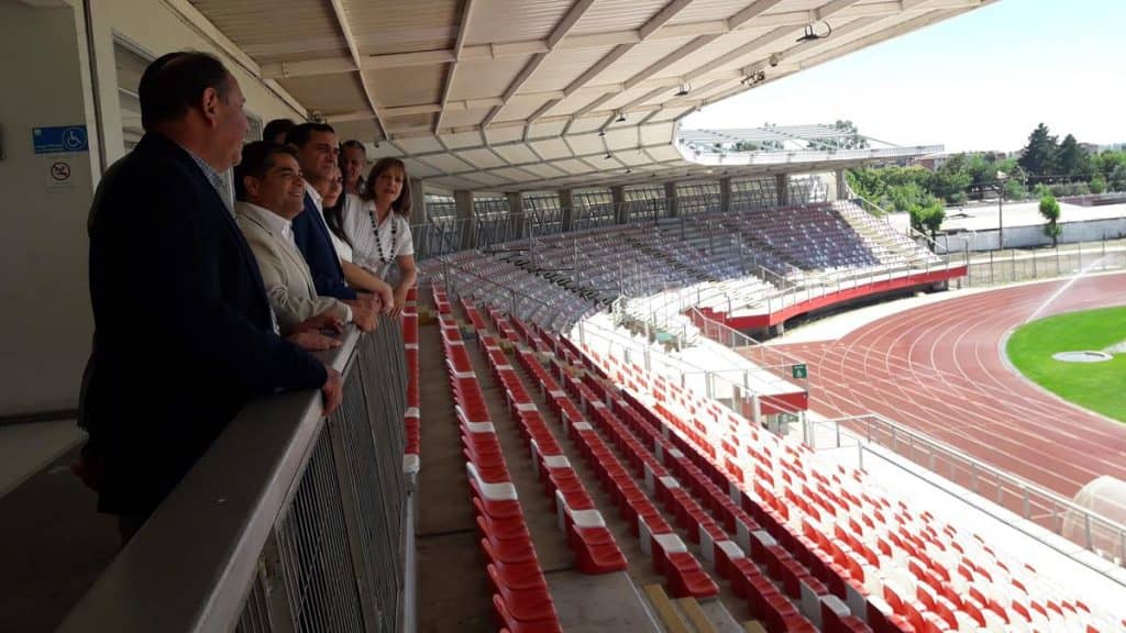 Municipio curicano presentó proyecto para terminar estadio La Granja