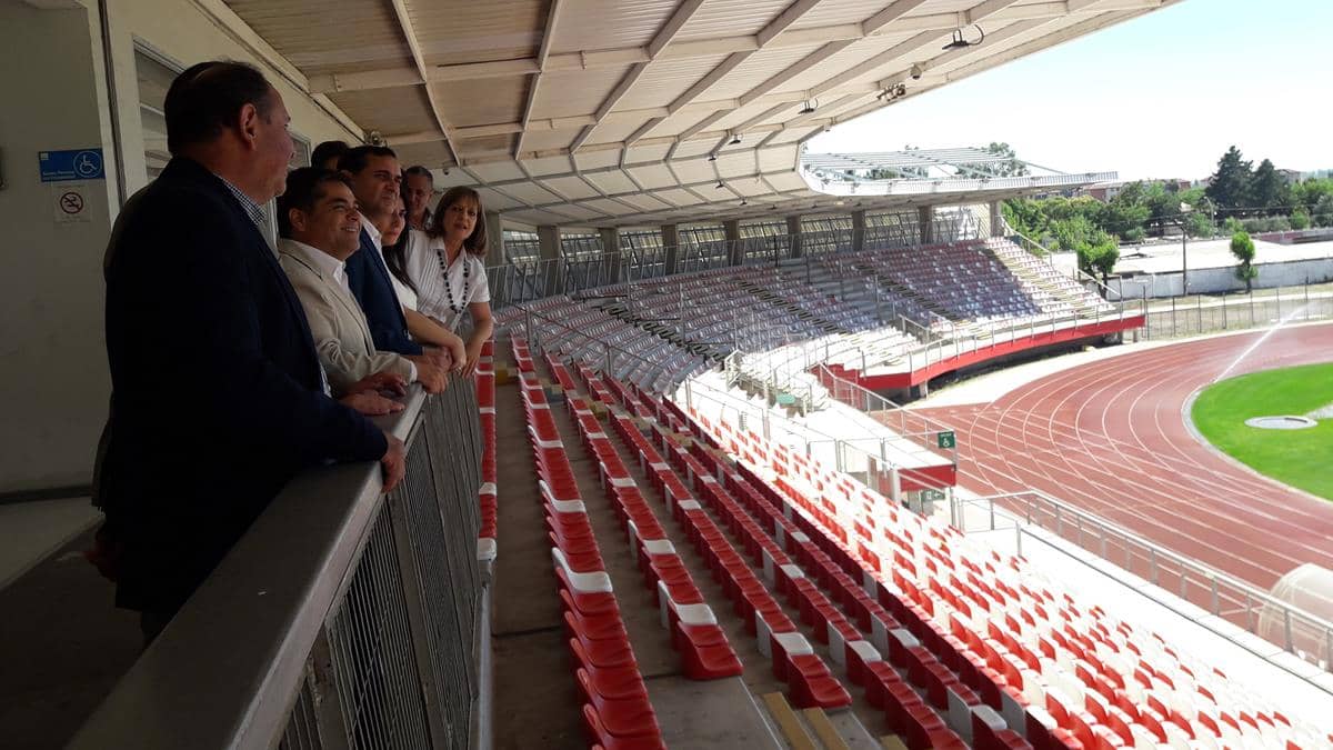 Municipio curicano presentó proyecto para terminar estadio La Granja