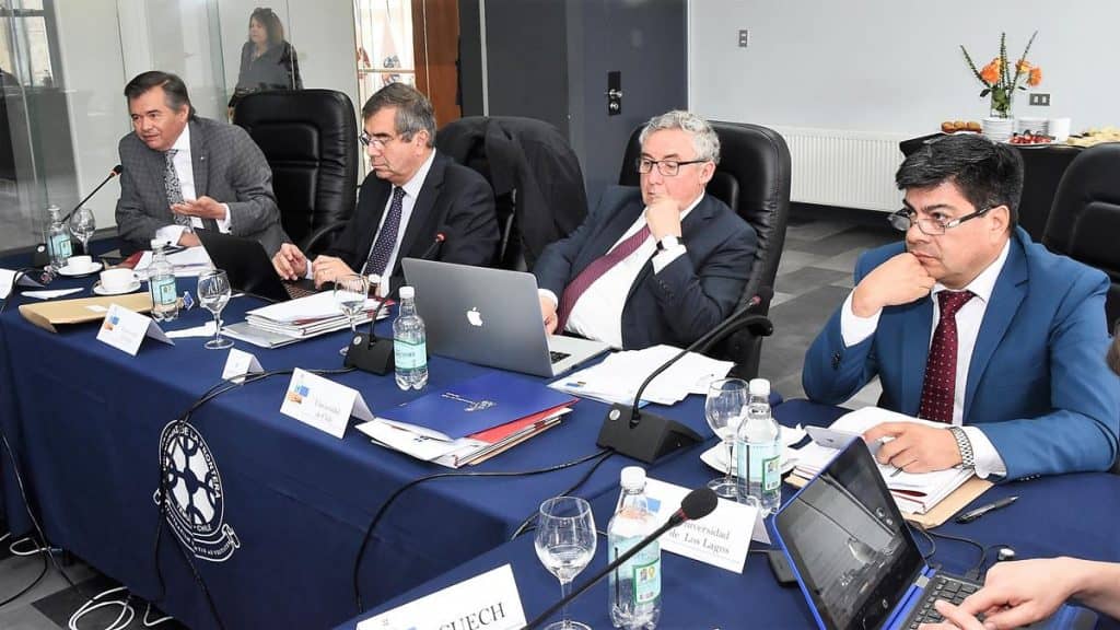 Rectores piden a candidatos presidenciales definir rol de la educación pública