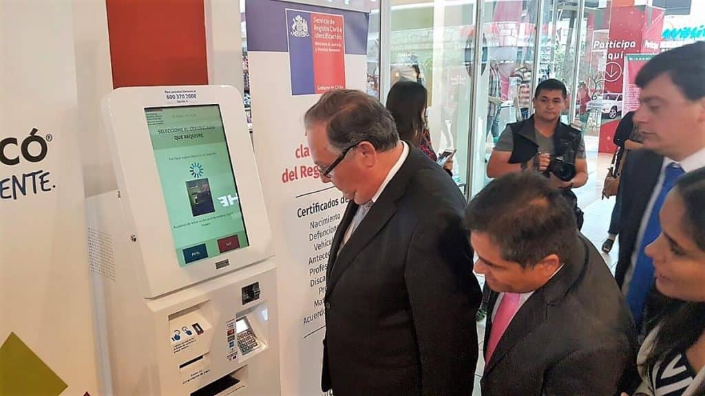 Registro Civil inauguró primer tótem digital en Mall Curicó