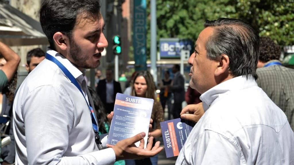 Usuarios se informaron de sus derechos en telecomunicaciones