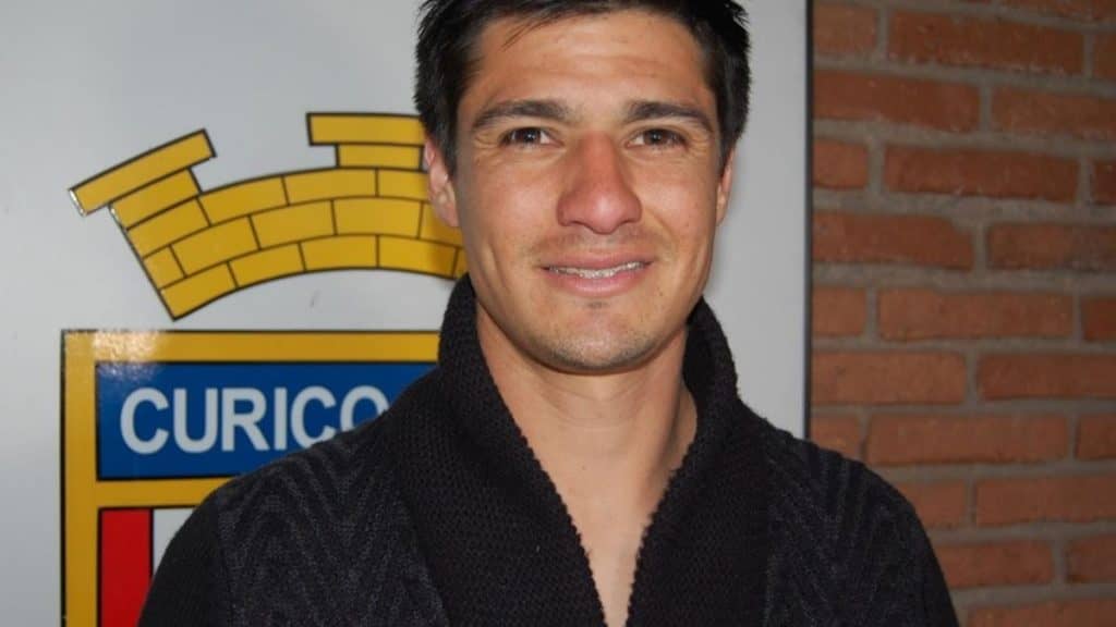Yashir Pinto es la primera incorporación de Curicó Unido
