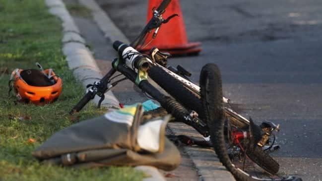 Buscan a conductor que dejó grave a trabajador curicano