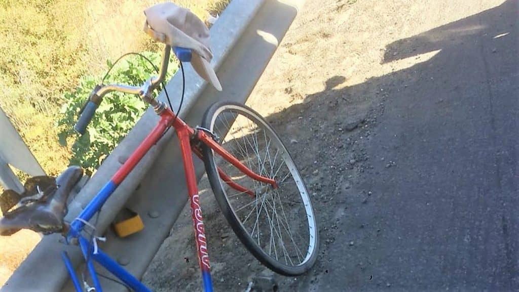 Ciclista fallece colisionado cerca del Puente Lontué