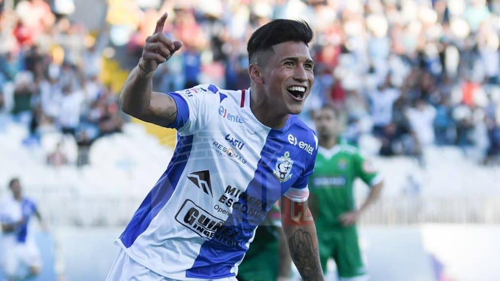 Mario Briceño se convierte en el noveno refuerzo de Curicó Unido