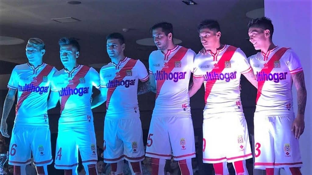 [FOTOS] Curicó Unido presentó sus nuevas camisetas para este 2018