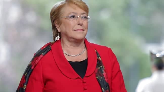 Multan a Michelle Bachelet por irregularidades en pago de contribuciones de su casa en Caburgua