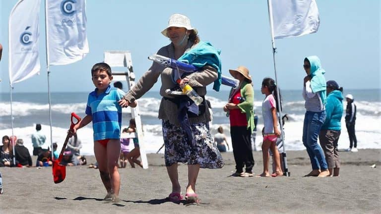 [FOTOS / VIDEOS] Municipio curicano inaugura programa “Verano Entretenido” en Iloca