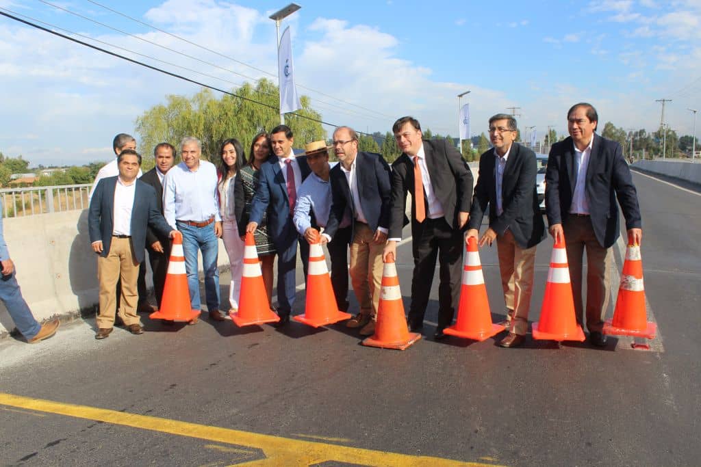 Entregan para el uso público el Puente Colorado en sector Zapallar