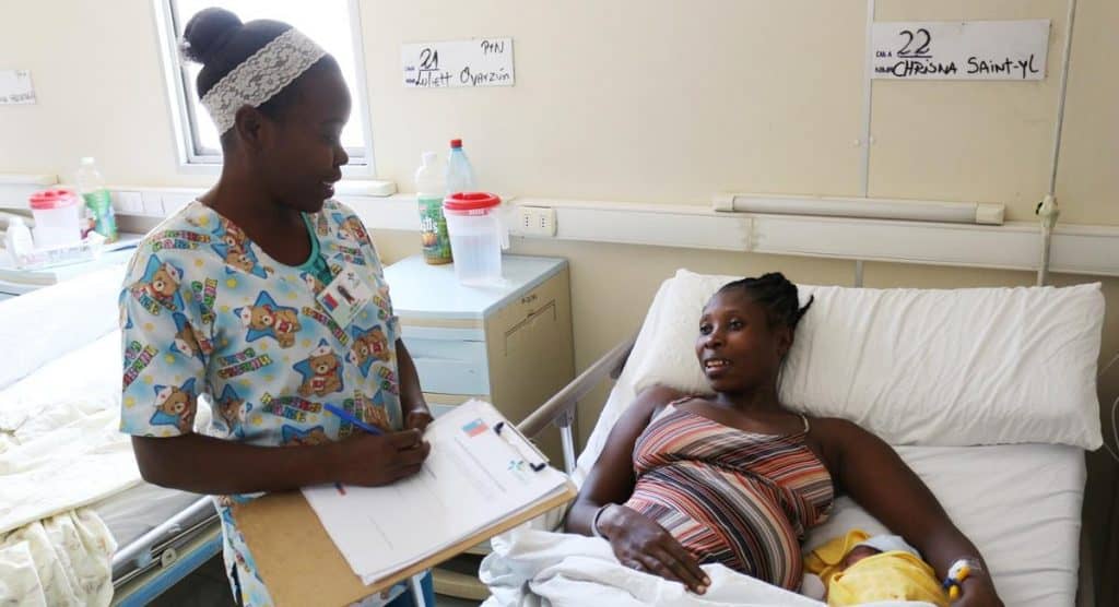 Hospital de Curicó suma facilitadora haitiana