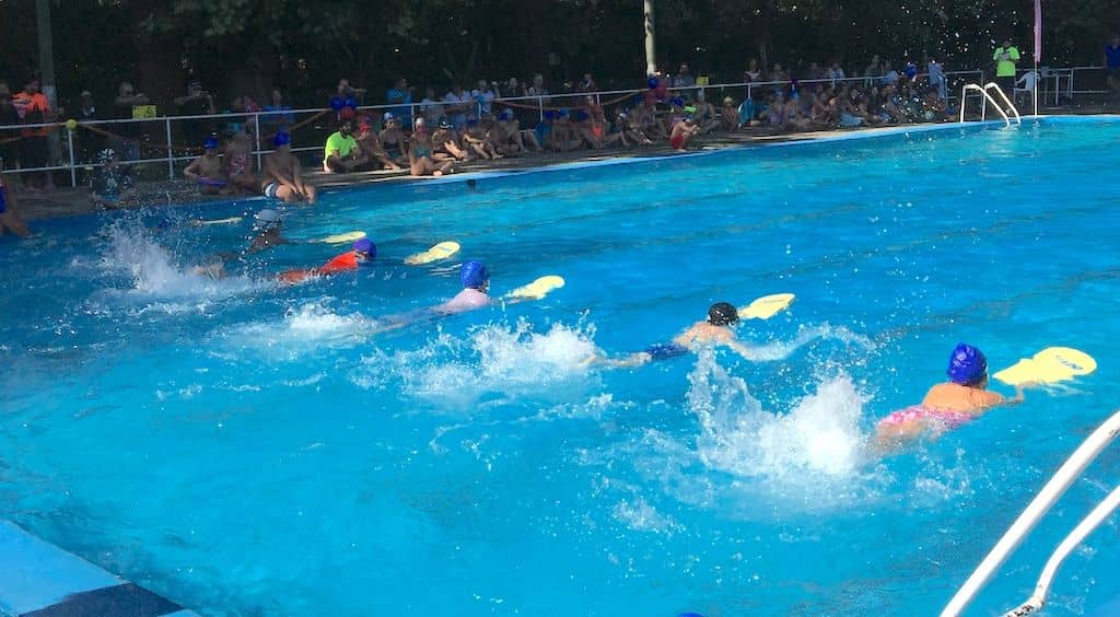 Cerraron los cursos de natación en las piscinas del estadio