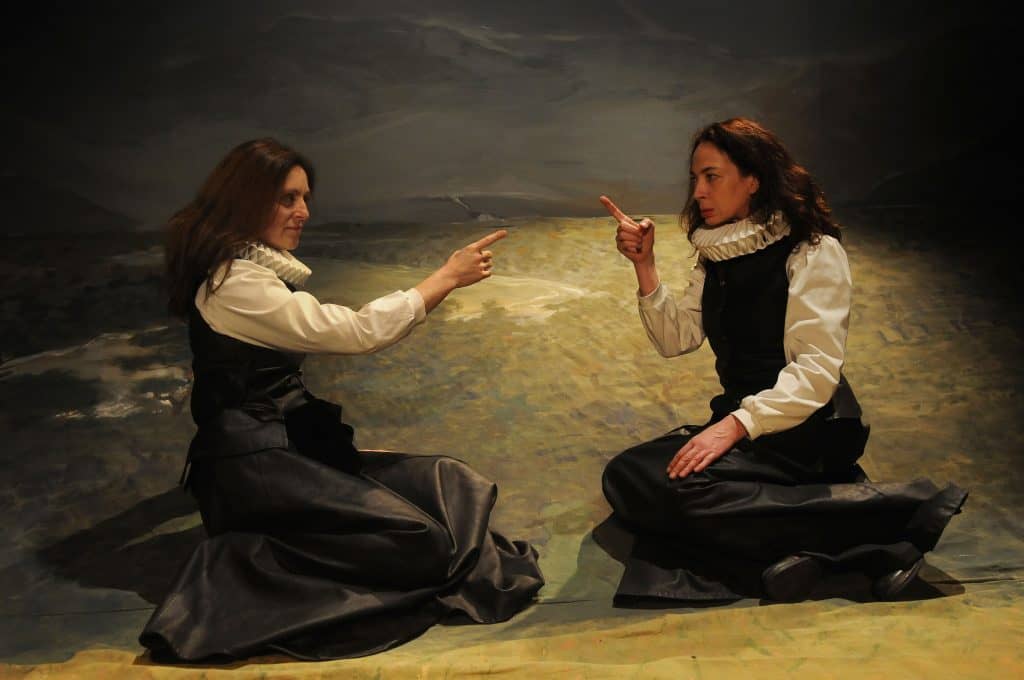 Patricia Rivadeneira y Claudia Celedón llegan a Curicó con “Xuárez”