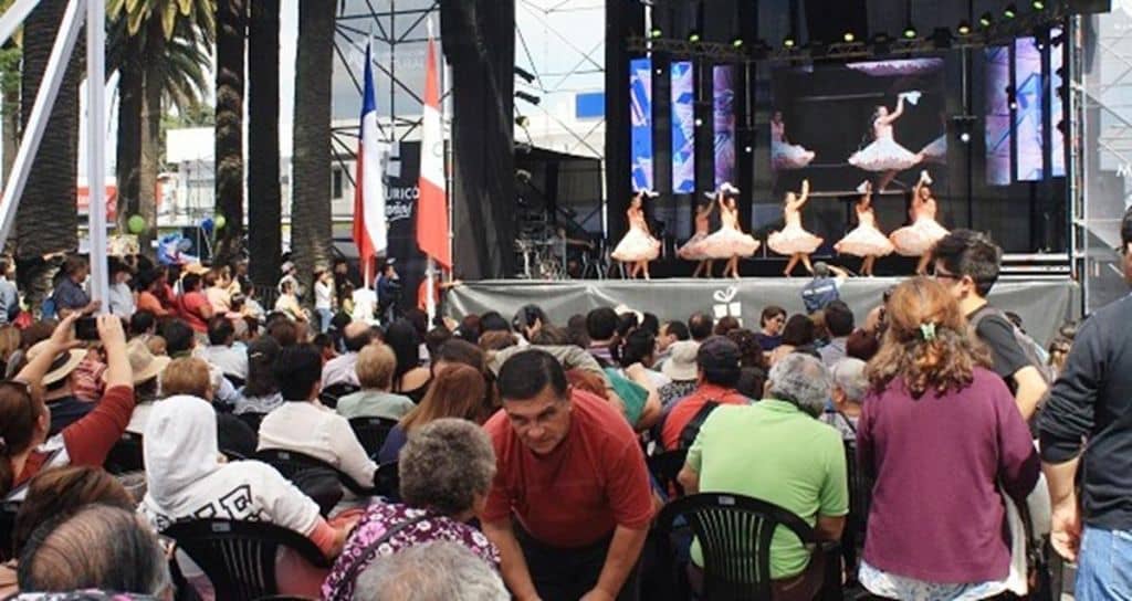Escenario Folclórico: el gran espacio para los artistas curicanos