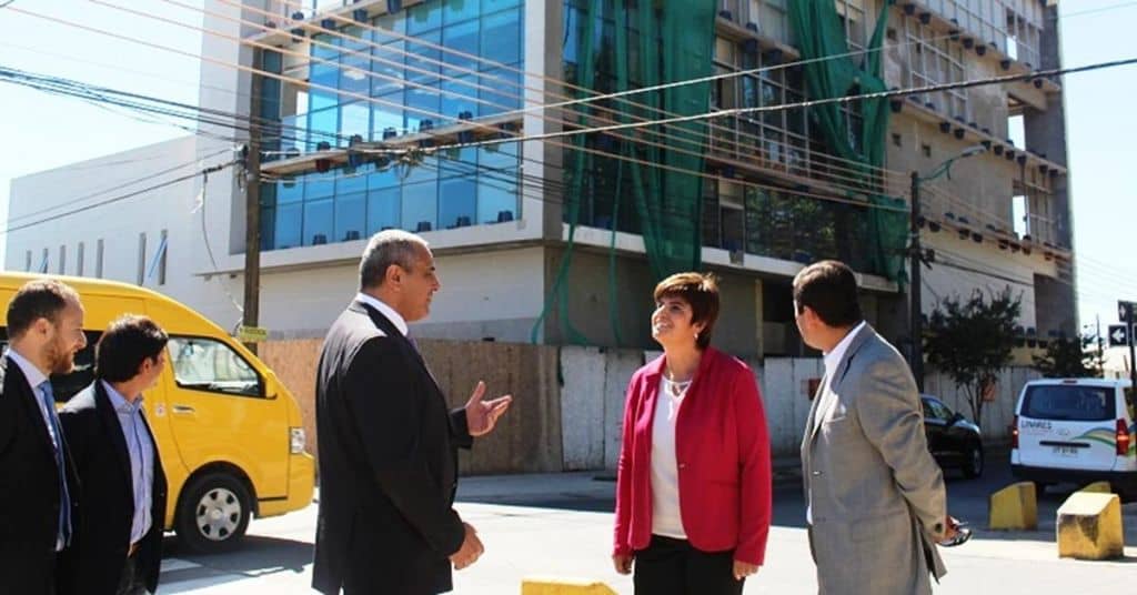 Intendente Milad prometió agilizar obras estancadas en Linares