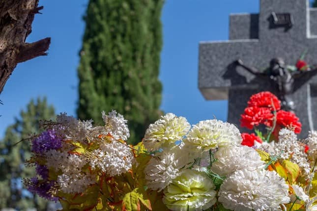 Presentan millonaria demanda por extravío de osamentas desde Cementerio Municipal.