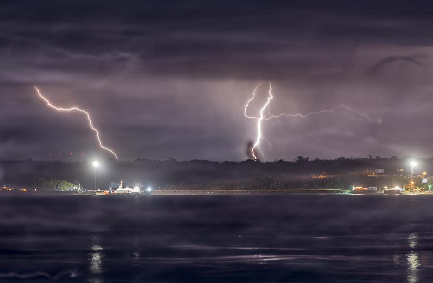 Meteorología emite aviso por tormentas eléctricas entre Valparaíso y Los Ríos