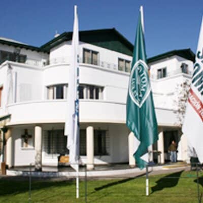 Notifican a instituto Santo Tomas por demanda de ex estudiantes de la carrera de perito forense