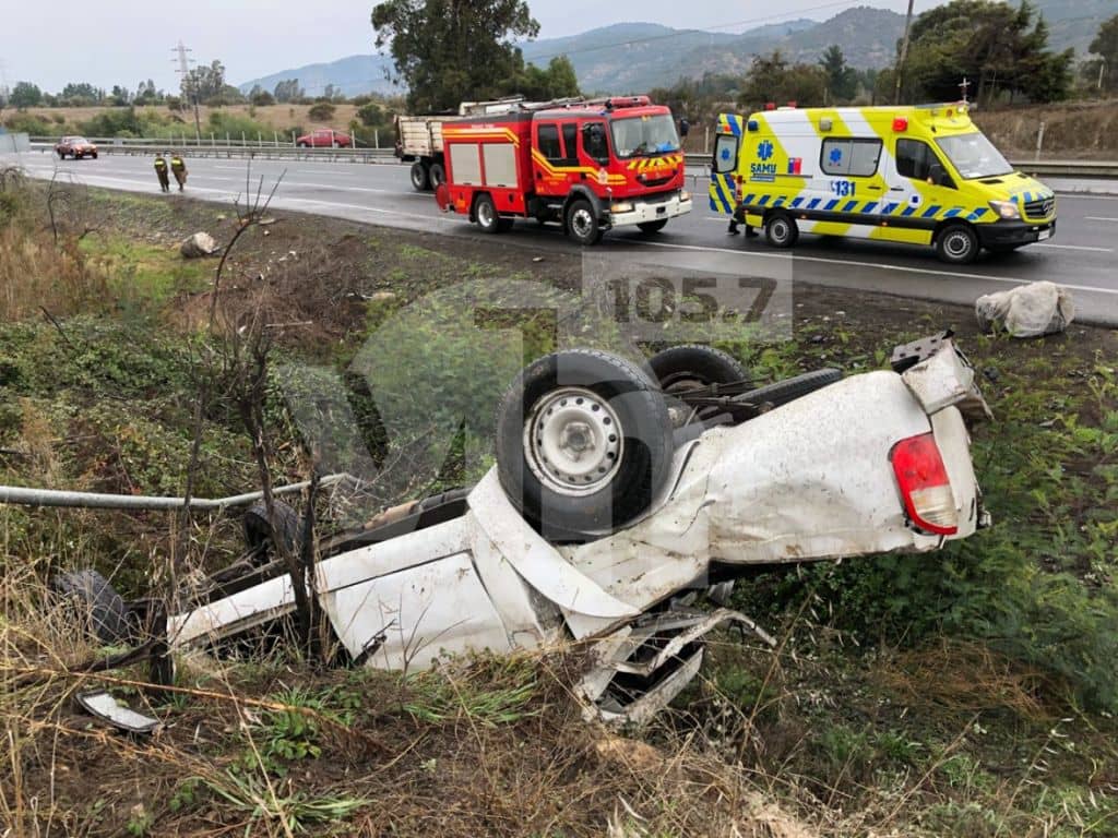 [VIDEO + FOTOS] Lluvia genera múltiples accidentes carreteros frente a Curicó