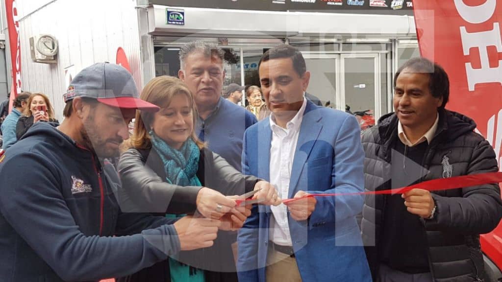Francisco “Chaleco” López inauguró moderna tienda de motos en Curicó