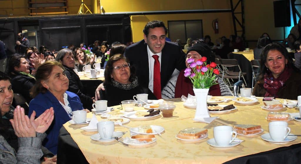 Curicó se prepara para festejar a las mamás en su día