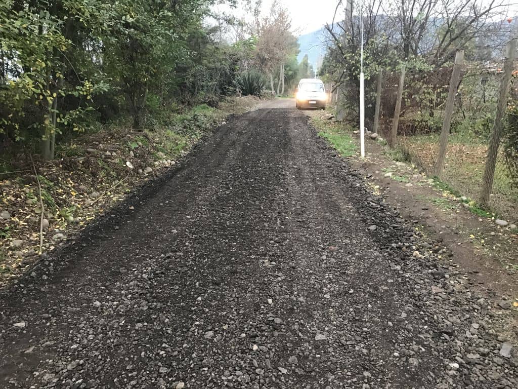Municipio trabaja en mejoras de caminos vecinales