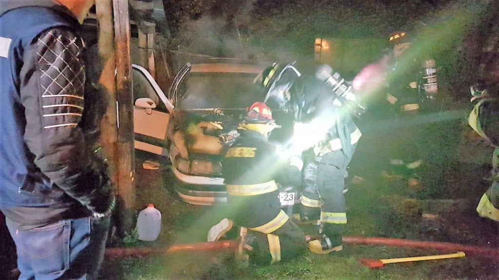 Incendio consume carroza en empresa funeraria de Hualañé