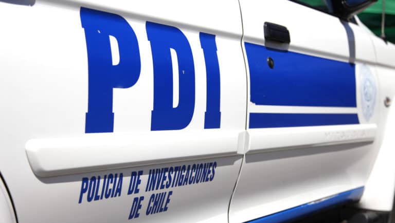 PDI investiga muerte de hombre hallado con herida de bala en su dormitorio en Molina