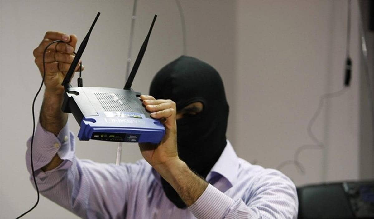 Aprovechan vulnerabilidad en routers para redirigir a usuarios a falsas páginas de Bancos