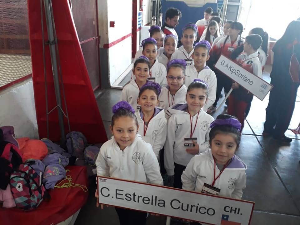 Gimnastas curicanas tuvieron una excelente actuación en Torneo Internacional realizado en Uruguay