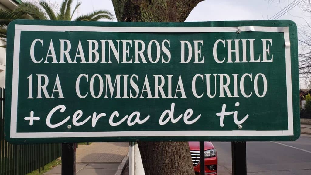 Dan de baja a sargento de carabineros por tenencia de pasta base de cocaína y sustracción de billetera a conductor