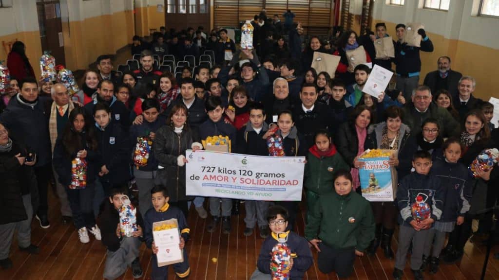 Niños curicanos se lucieron con campaña solidaria ‘Reciclando Yo Ayudo’