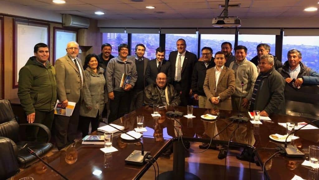 Logran compromiso que favorecerá a pescadores artesanales de jibia en el Maule