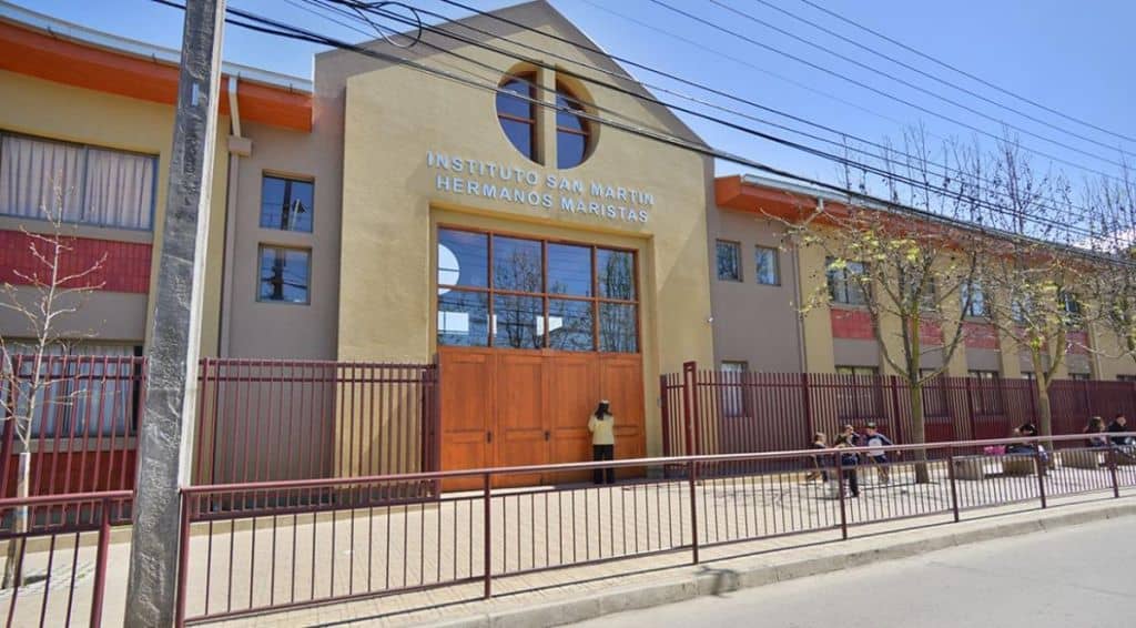 Denuncian conductas abusivas de profesor de colegio particular curicano