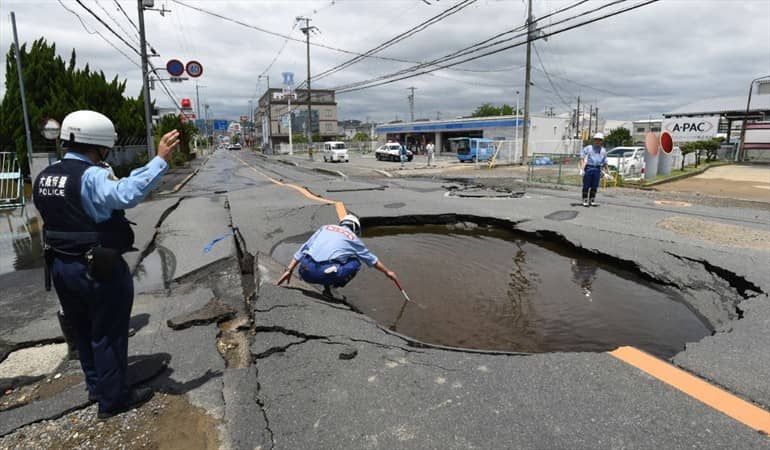 Terremoto en Japón deja tres muertos y más de 60 heridos