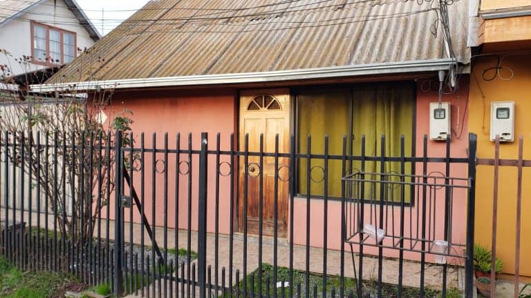 Vecinos piden intervención por comportamiento agresivo de haitiano