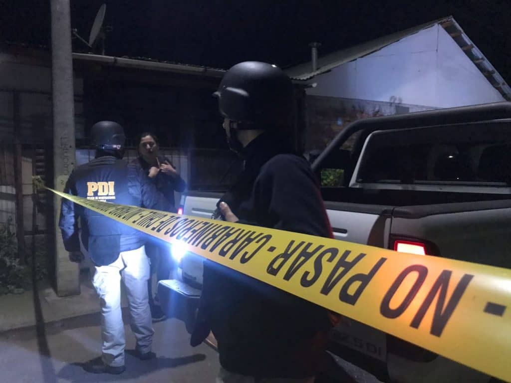 1 fallecido y dos detectives heridos tras "operación encubierta" fallida en Curicó