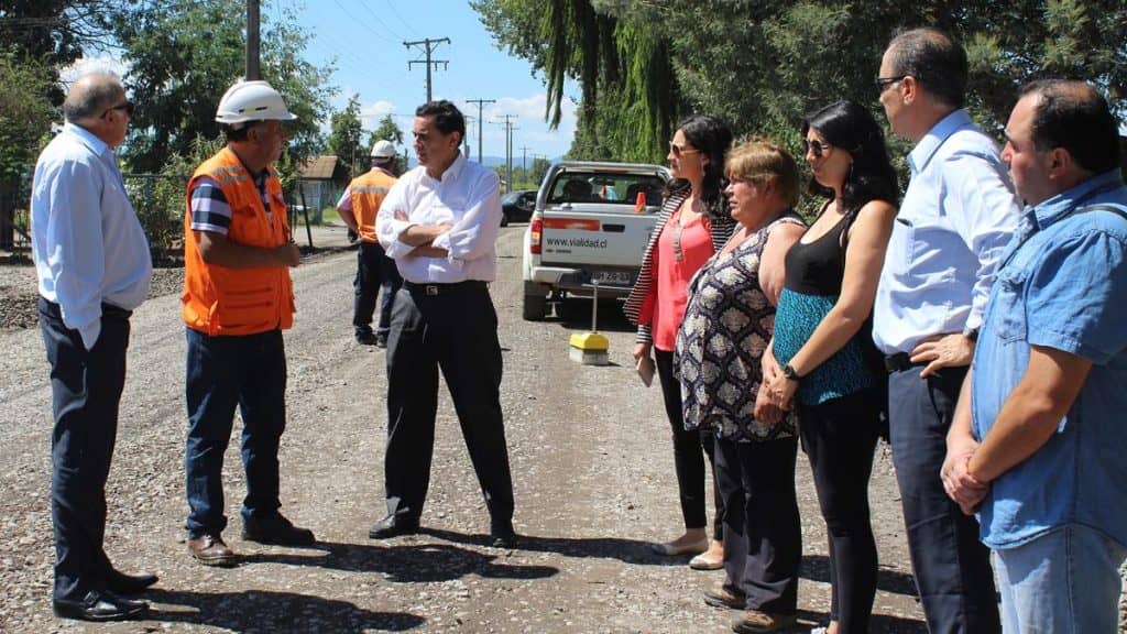 Alcalde Javier Muñoz: “pavimentar caminos rurales tiene un beneficio humano, social y económico”