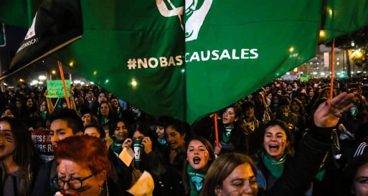 Gobierno anunció querella por apuñalamiento de tres mujeres en marcha por aborto libre