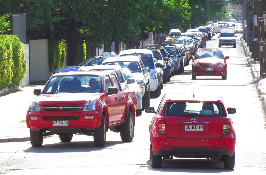 Autoridades estudiaron medidas para bajar congestión vehicular alrededor de colegios en Curicó