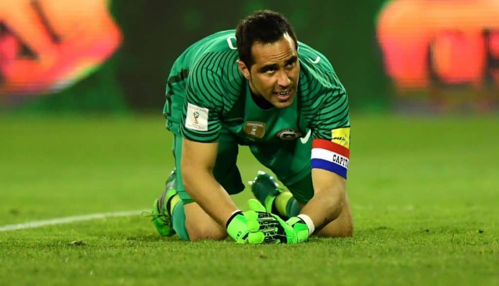 Día negro para Claudio Bravo: se cortó el tendón de Aquiles