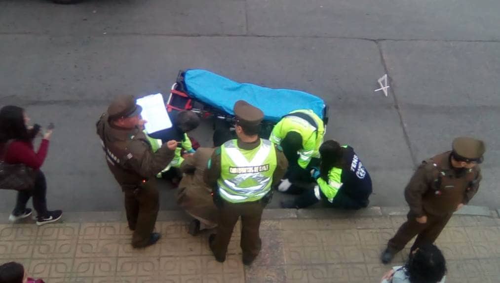 Con fractura expuesta resultó mujer atropellada en calle Montt con Membrillar
