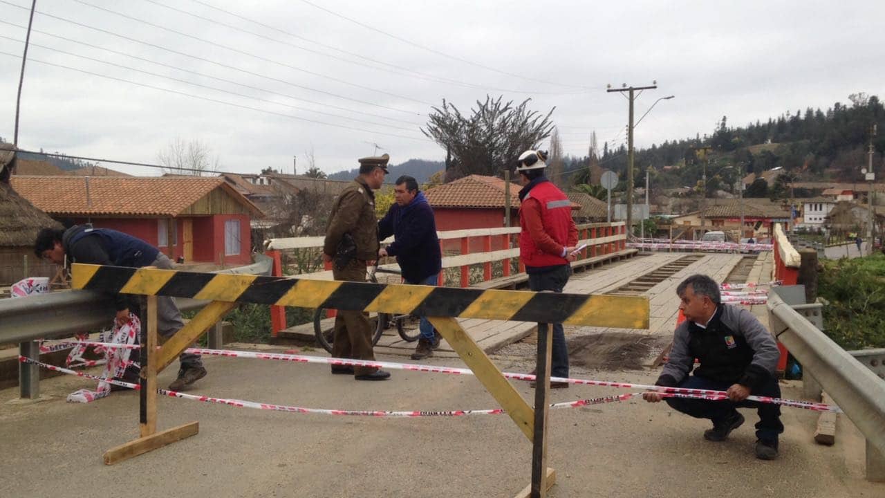 Clausuran temporalmente puente de acceso a Vichuquén
